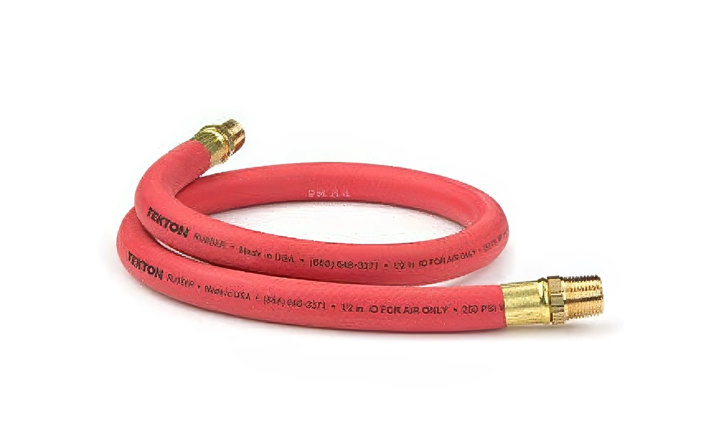 Подводящий шланг от шарового крана к металлическому трубопроводу