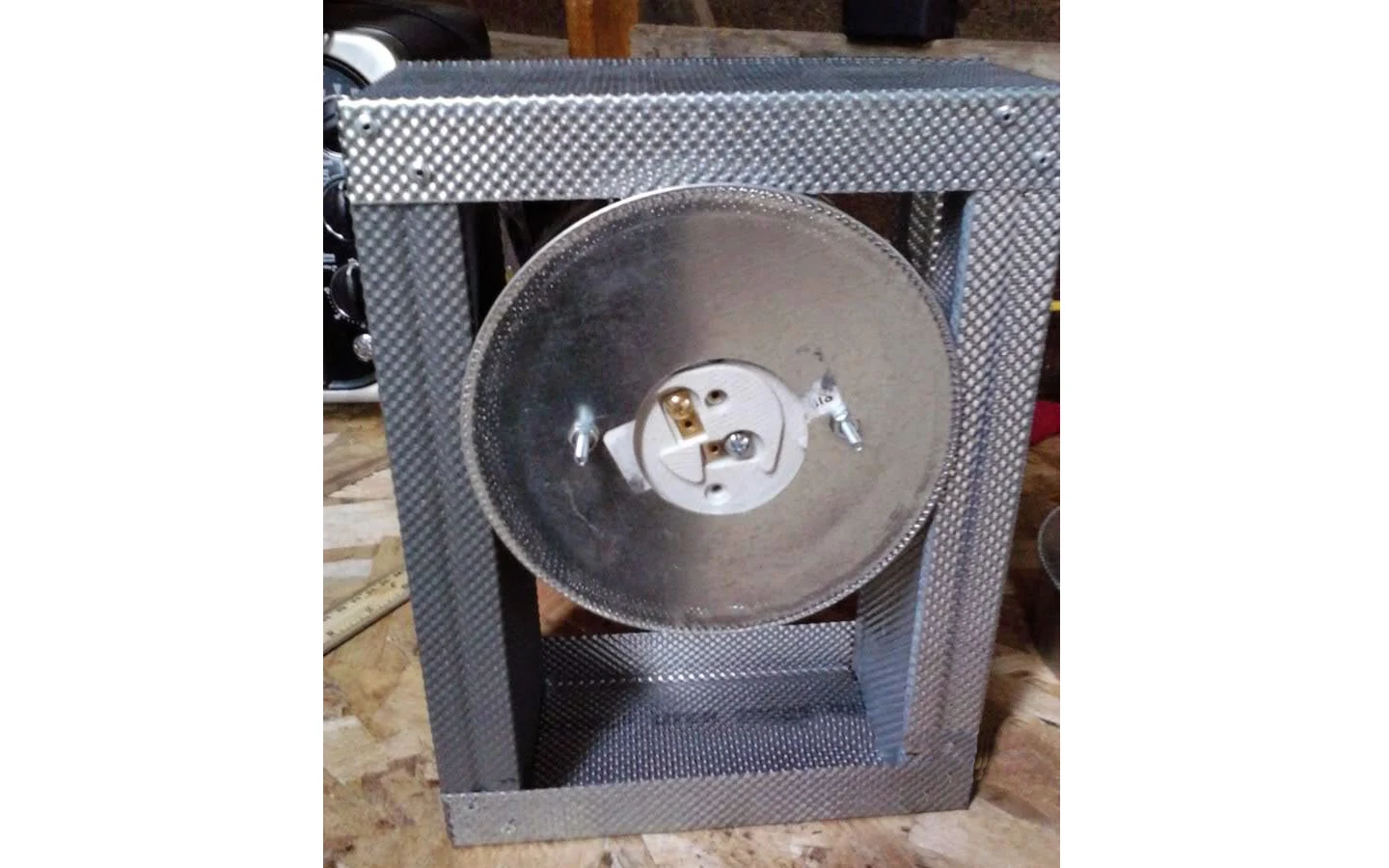 Вид на собранный светильник с обратной стороны