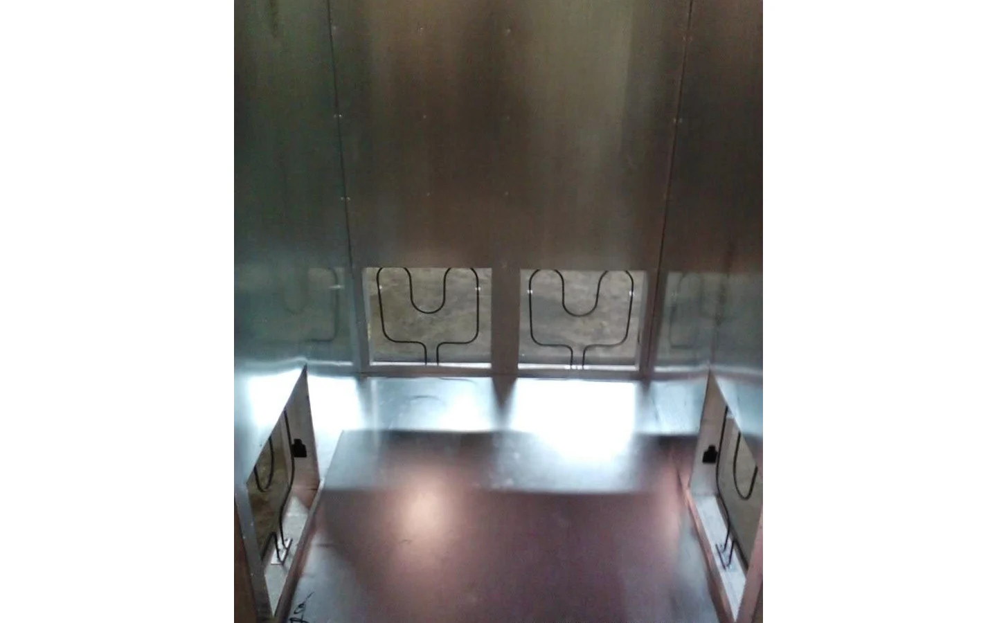 Вид на все четыре нагревательных элемента, установленных в печи