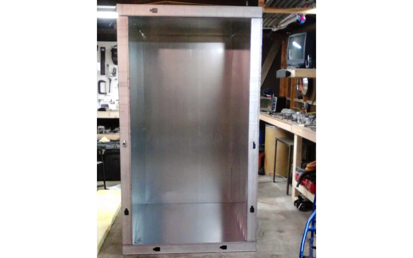 Полностью обшитая листовым металлом печь для порошкового покрытия деталей