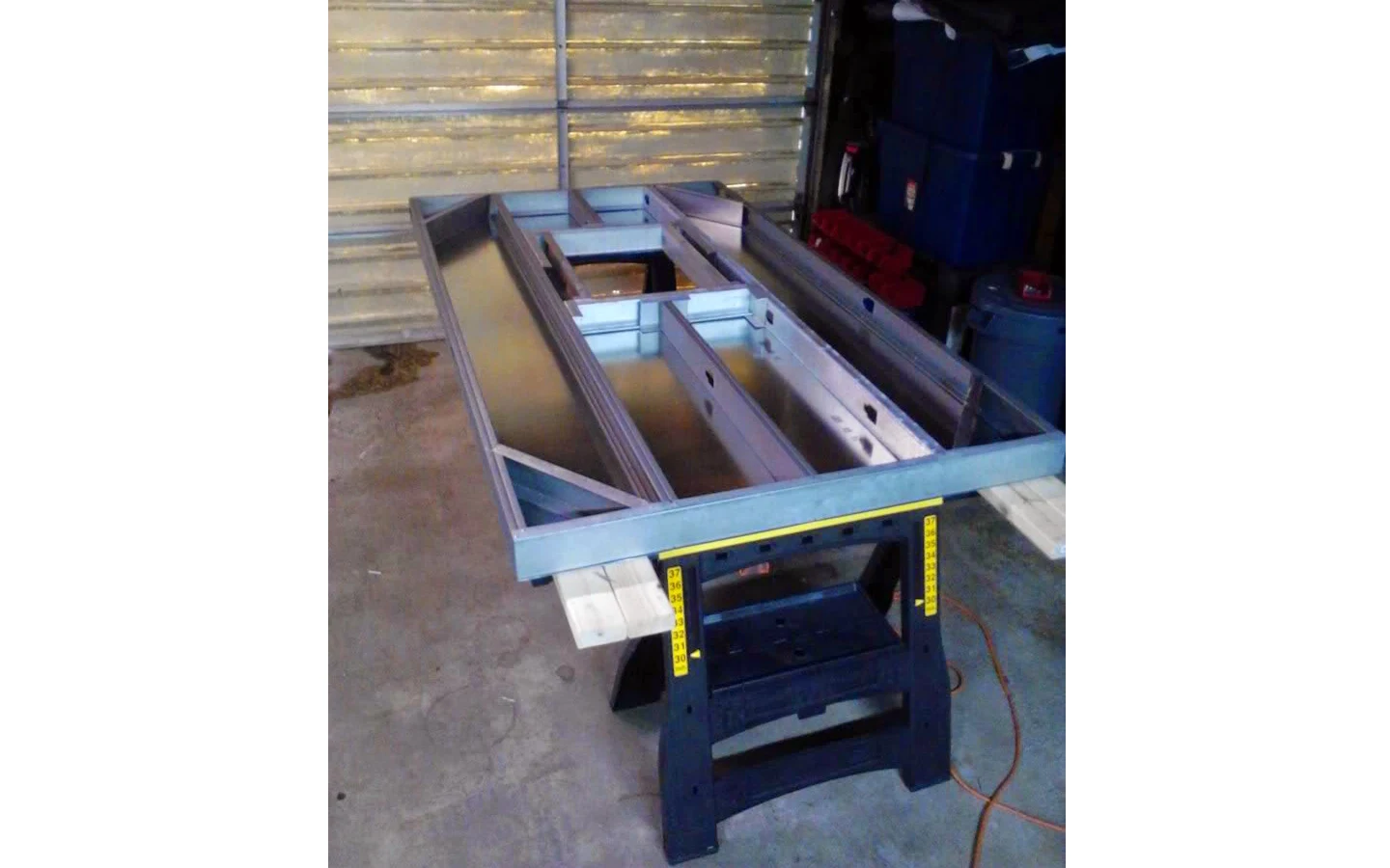 Окончательный вид рамы основной двери вместе с оконной дверью