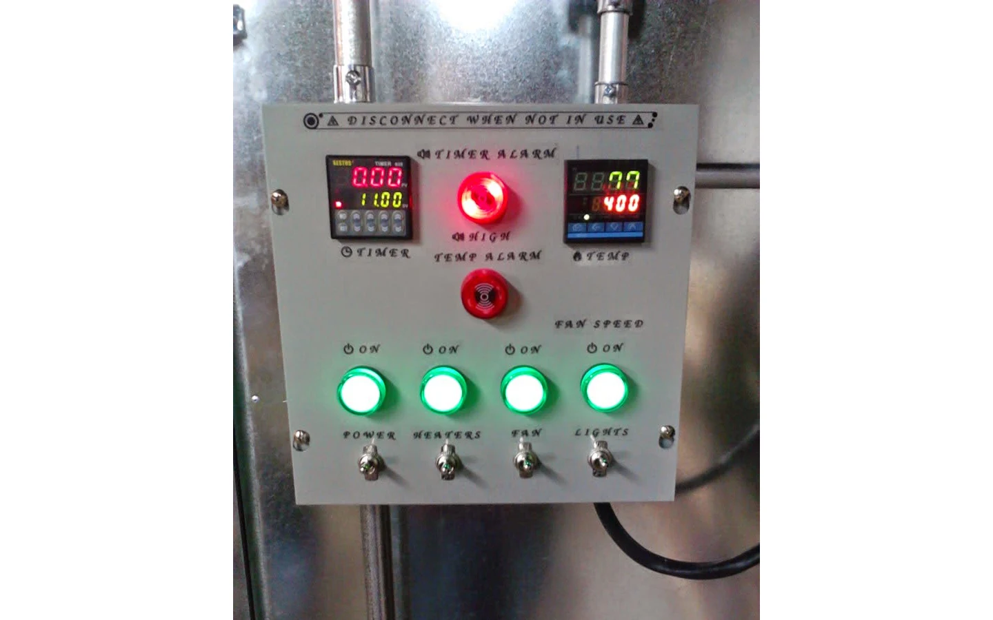 Панель управления печи для порошкового покрытия изделий со светящимися светодиодами