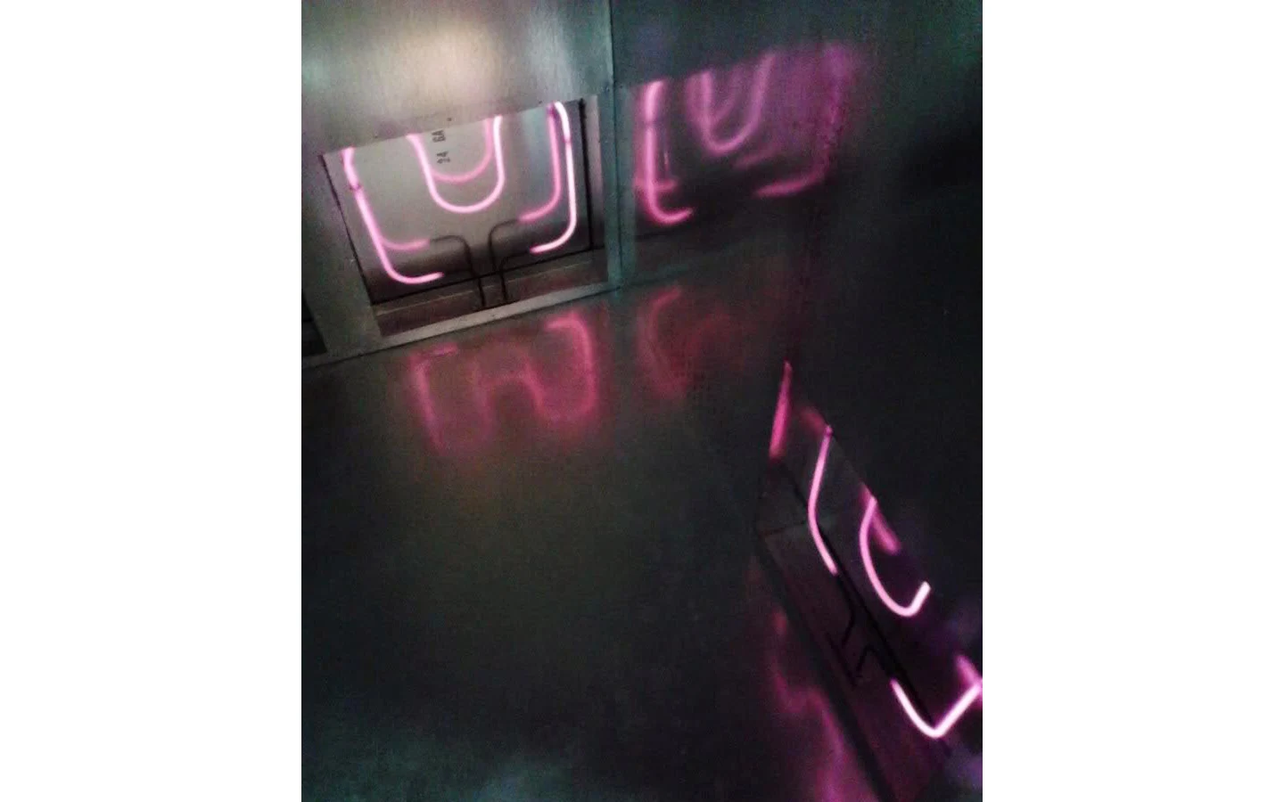 Встроенные в печь нагревательные элементы в работе